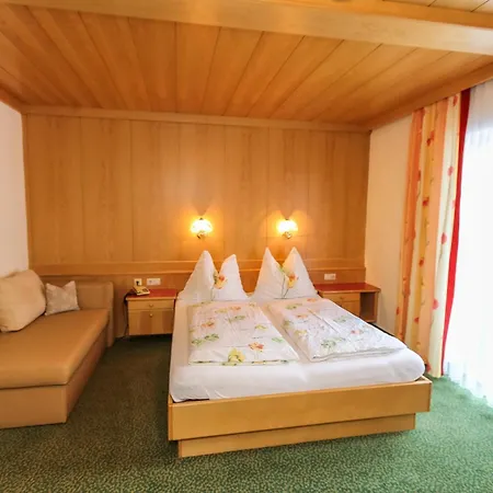 Szálloda Alpenhotel Tauernstueberl Zell am See
