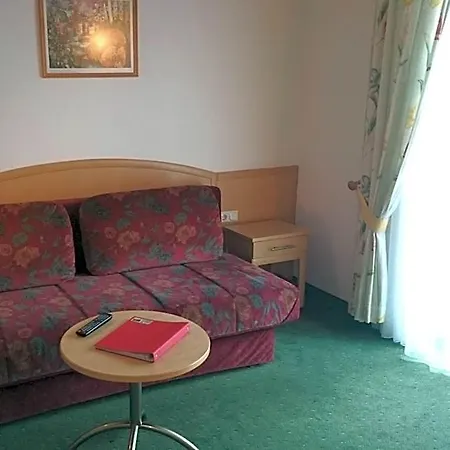 Alpenhotel Tauernstueberl Otel