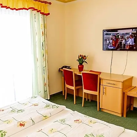 Alpenhotel Tauernstueberl 3*
