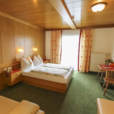 Otel Alpenhotel Tauernstueberl 3*