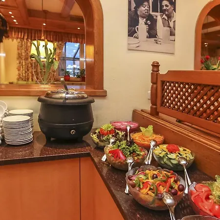 Alpenhotel Tauernstueberl Szálloda 3*