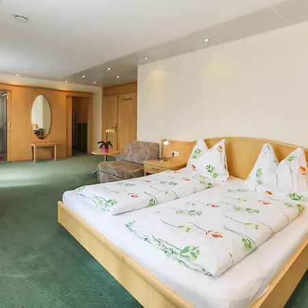 Alpenhotel Tauernstüberl 3*