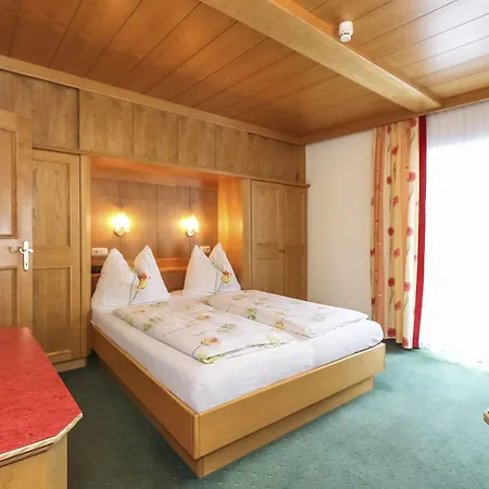 Alpenhotel Tauernstueberl Szálloda