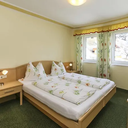 Alpenhotel Tauernstueberl Szálloda Zell am See
