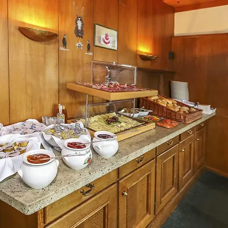 Alpenhotel Tauernstueberl Szálloda 3*