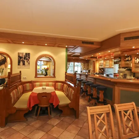 Alpenhotel Tauernstueberl 3* Zell am See