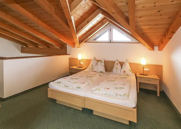 ホテル Alpenhotel Tauernstueberl 3*