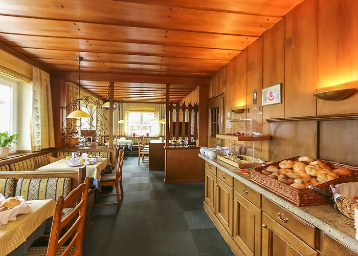 Alpenhotel Tauernstueberl ホテル ツェル アム ゼー