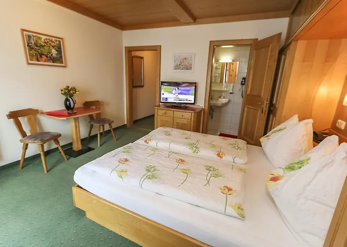 Alpenhotel Tauernstueberl 3* ツェル アム ゼー