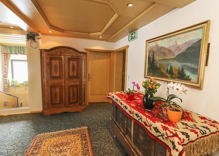 ホテル Alpenhotel Tauernstueberl 3*