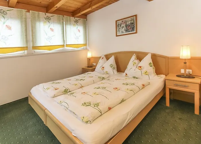 ホテル Alpenhotel Tauernstueberl