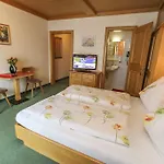 Alpenhotel Tauernstueberl 3* Целль-ам-Зе