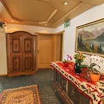 Отель Alpenhotel Tauernstueberl 3*