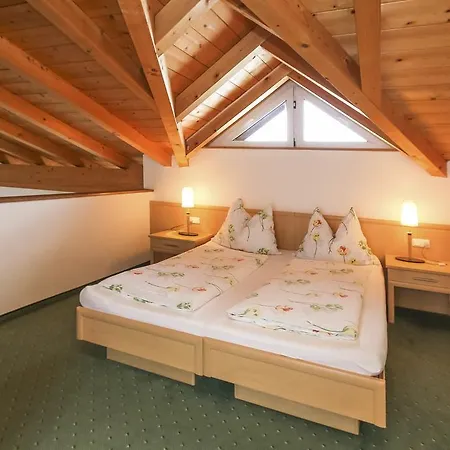 ホテル Alpenhotel Tauernstueberl 3*