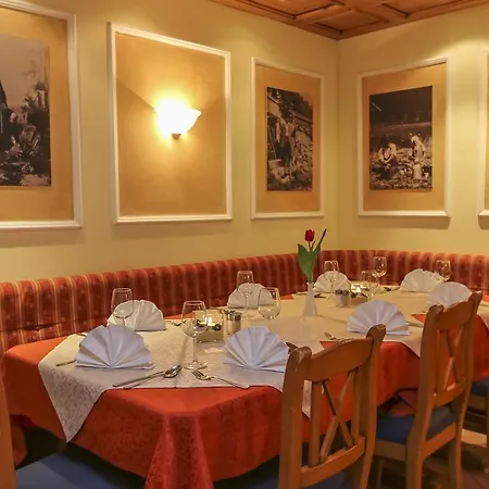 Alpenhotel Tauernstueberl ツェル アム ゼー