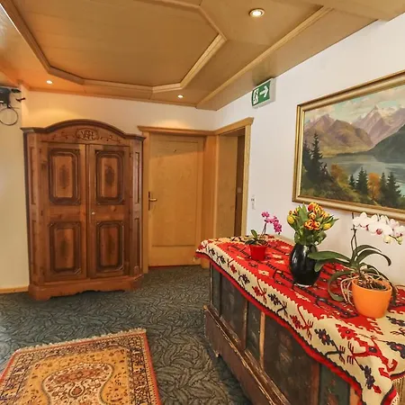 ホテル Alpenhotel Tauernstueberl 3*