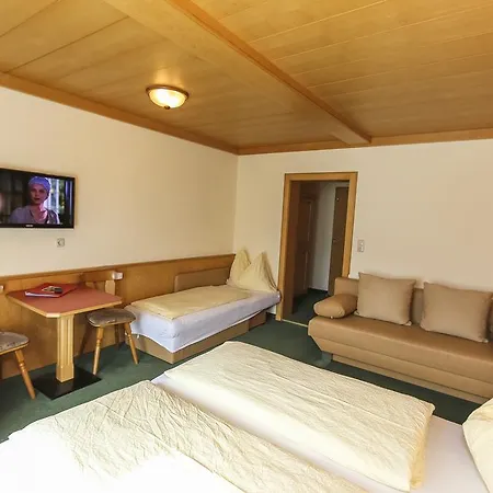 Alpenhotel Tauernstueberl 3* ツェル アム ゼー