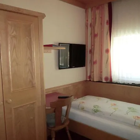 ホテル Alpenhotel Tauernstueberl ツェル アム ゼー