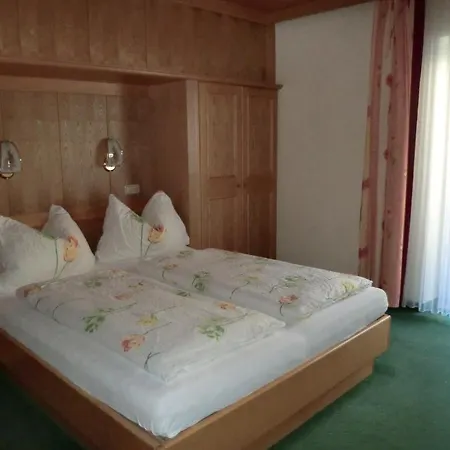 Alpenhotel Tauernstueberl ツェル アム ゼー