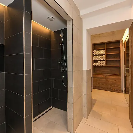 ホテル Alpenhotel Tauernstueberl